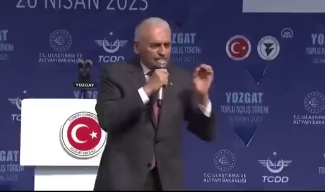 Binali Yıldırım söyleyeceklerini karıştırdı: Bu seçim istiklal... isti... bu seçim işgalcilere karşı...