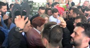 Bir ayakkabı tepkisi de Akşener ve İmamoğlu'na