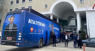 Cumhurbaşkanı adayı, TRT’nin kapısına otobüsle dayandı