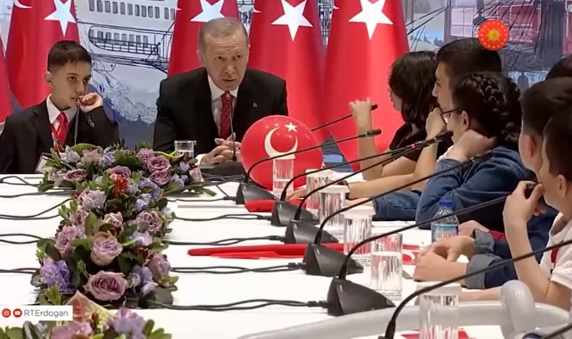 Cumhurbaşkanı Recep Tayyip Erdoğan çocuklarla buluştu: Muhalefete gönderme yaptı.