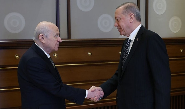 Davutoğlu: Erdoğan'a "MHP ile ittifak yapmayın" dedim, bana "Büyük balık küçük balığı yutar" dedi