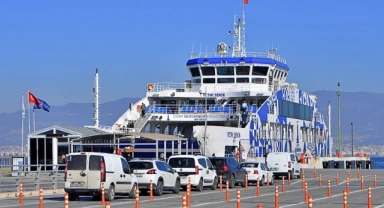 Deniz ulaşımı İzmir’e nefes oluyor