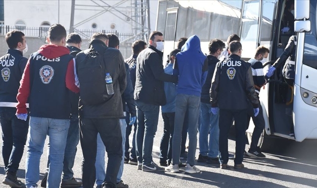 "Deprem" ve "Togg" kredisi vaadiyle dolandırıcılık yapanlara operasyon