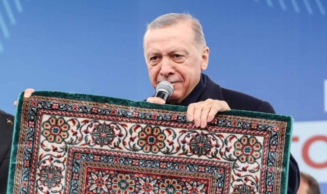 Diyanet noktayı koydu: Seccadenin kutsiyeti yok