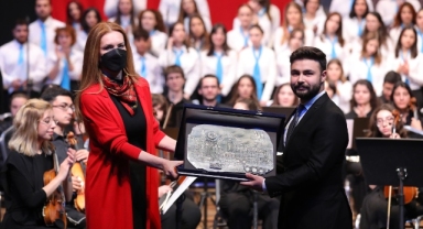 Dokuz Eylül Üniversitesi'nin 'Kutlu Gün Marşı' dikkat çekiyor