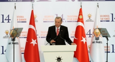 Erdoğan: Dalga dalga büyüyen bir zaferin ayak seslerini duyuyoruz
