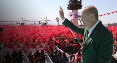 Erdoğan mitingde muhalefete yüklendi: