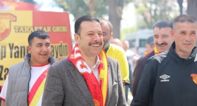 Göztepe taraftarından Kaya'ya coşkulu karşılama