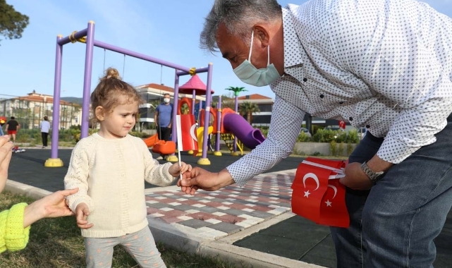 Güzelbahçeli çocuklara 23 Nisan sürprizi