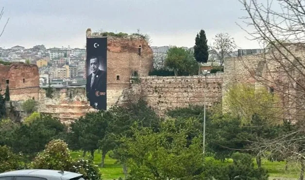 Kaftancıoğlu Erdoğan pankartı paylaştı: Filmin sonunu biliyoruz
