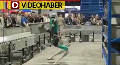 Kapitalizmin ağır çalışma koşulları robotu bile yorgunluktan bayılttı
