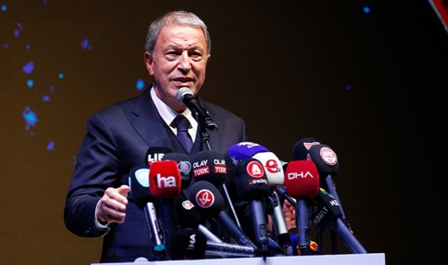 Milli Savunma Bakanı Akar, "Vur de vuralım, öl de ölelim" sloganlarına böyle karşılık verdi: Bekleyin, onun da zamanı gelecek!
