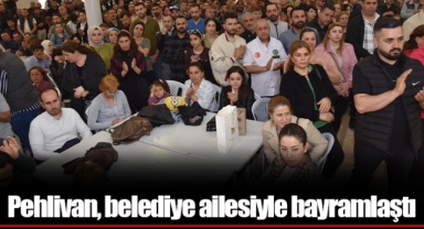 Pehlivan, belediye ailesiyle bayramlaştı