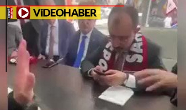 Ticaret Bakanı Mehmet Muş ile derdini anlatmaya çalışan vatandaşın görüntüsü sosyal medyada gündem oldu