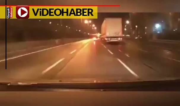 Trafik magandası makas atmaya çalıştı, iki araca biden çarpıp kaçtı