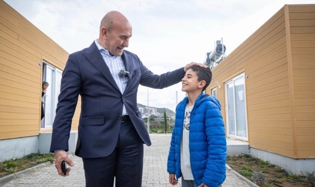 Tunç Soyer'den 23 Nisan mesajı: "Yeniden baharlar gelecek"
