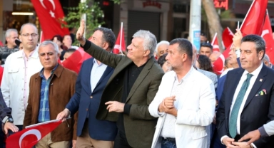 19 Mayıs'ın 104'üncü yılında Narlıdere tek yürek oldu