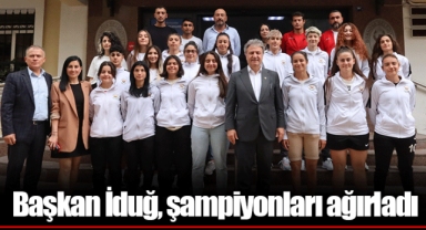 Başkan İduğ, şampiyonları ağırladı