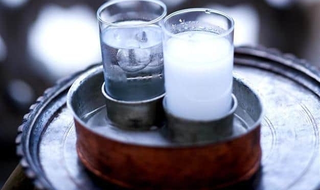 Bir rakı grubuna zam