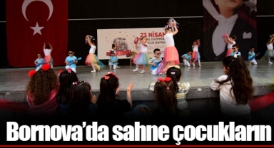 Bornova’da sahne çocukların