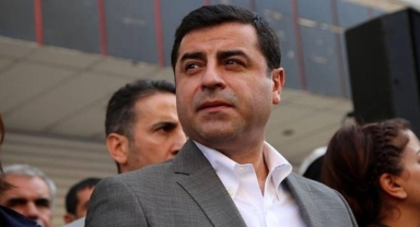 Demirtaş'tan çağrı: Hiçbir gerekçeniz yoksa bile hatırım için sandığa gidin