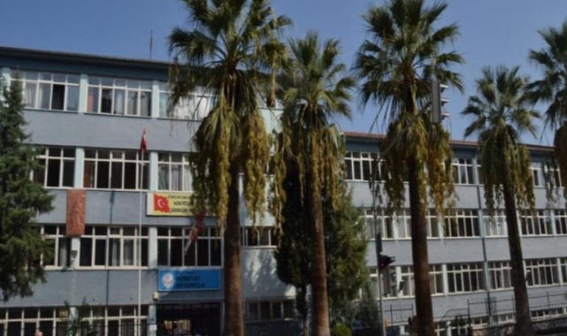 Denizli'de ikinci kez oy kullanmaya çalışan polis TKP müşahitlerince engellendi