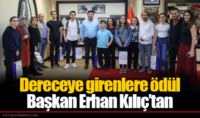 Dereceye girenlere ödül Başkan Erhan Kılıç’tan