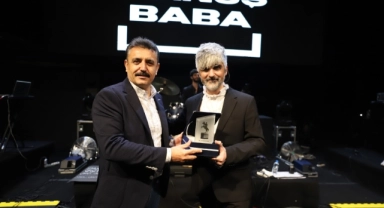 Dikili'de 19 Mayıs'ı Manuş Baba ile kutladı