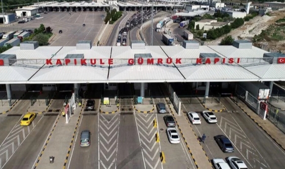 Edirne Valiliği'nden gümrük sahasına zorla girmeye çalışan grup hakkında açıklama