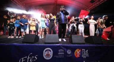  Efes Selçuk'ta 19 Mayıs coşkusu: "Size ihtiyacımız var gençler"