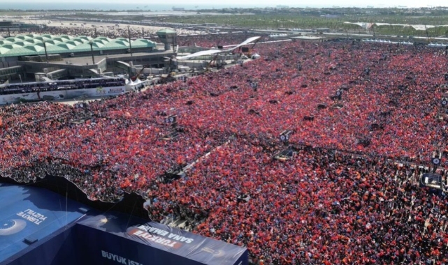 Erdoğan, İstanbul mitinginde konuşuyor: Resmi rakamlara göre alanda 1 milyon 700 bin kişi var