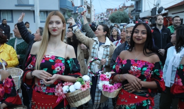Hıdırellez ateşi Efes Selçuk'ta yandı