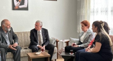 Meral Akşener ve Mansur Yavaş, Sinan Ateş'in Bursa'daki ailesini ziyaret etti