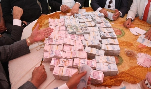 2 gün, 2 gece sürdü: Damada 6 milyon lira, geline 4 kilo altın takıldı