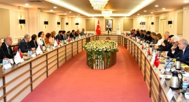 Akşener, partisinin Genel İdare Kurulu üyeleri ile bir araya geldi