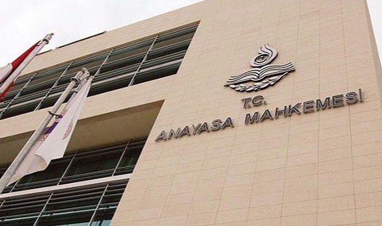 AYM'den gazeteciler için kıdem tazminatında 5 yıl şartına iptal