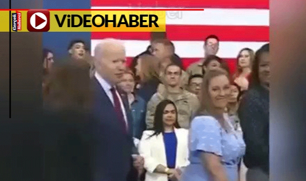 Biden'ın bir tören sırasında yaptığı garip hareketler yine gündem oldu