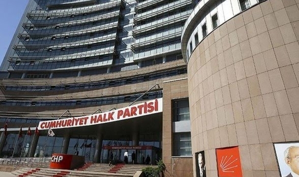 CHP'de tüm MYK üyeleri istifa etti