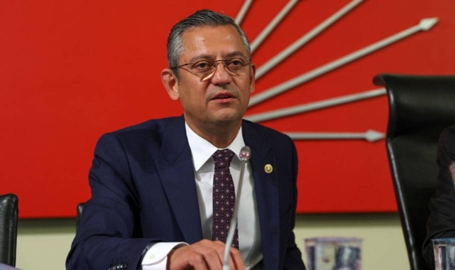 CHP'li Özgür Özel'den Abdüllatif Şener'e tepki: Vicdanı kara, kalbi kurumuş! Ona oy atan CHP'lilere bir özür borcumuz var
