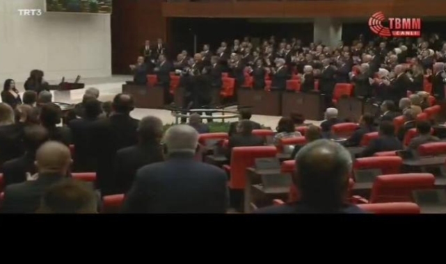 Cumhurbaşkanı Erdoğan'ın yemin töreninde gerginlik! AK Partililerle CHP'lilere arasında 'ayağa kalmadınız' tartışması