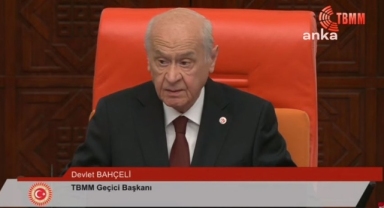 Devlet Bahçeli, Geçici Başkan sıfatıyla ilk yemini gerçekleştirdi
