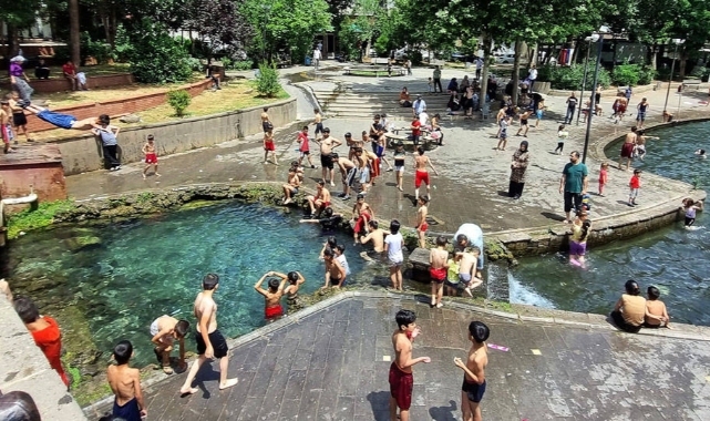 Diyarbakır'da sıcak hava bunalttı
