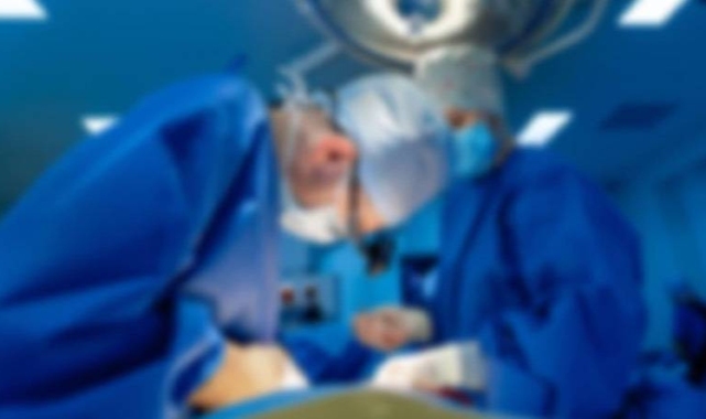 Doktor ve eşine "rüşvet" suçlamasıyla hapis cezası