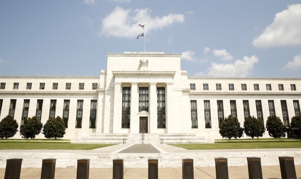 Fed'den sabit faiz kararı