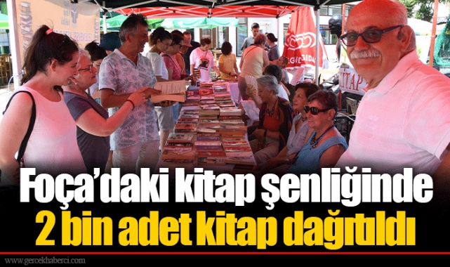 Foça’daki kitap şenliğinde 2 bin adet kitap dağıtıldı