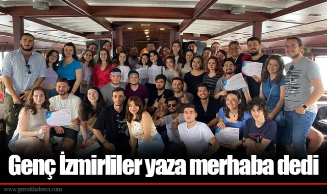 Genç İzmirliler yaza merhaba dedi