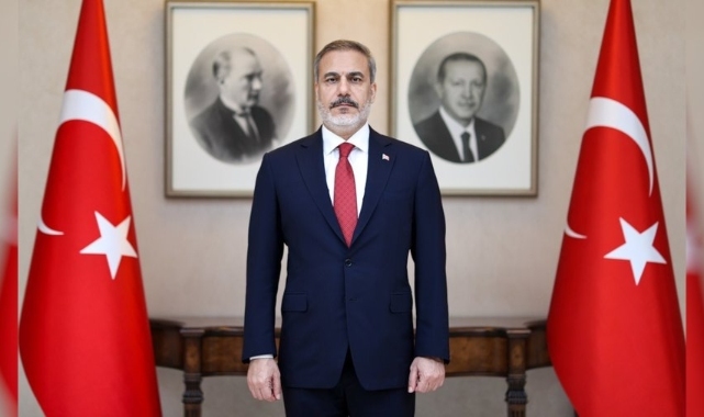 Hakan Fidan'dan yeni makamında ilk fotoğraf