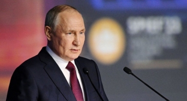 Putin'den 'sıkıyönetim' kararı: İhlal edenlere 30 güne kadar gözaltı