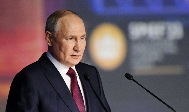 Putin'den 'sıkıyönetim' kararı: İhlal edenlere 30 güne kadar gözaltı