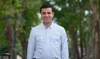 Selahattin Demirtaş, 'yasaklanan Newroz' davasından beraat etti
